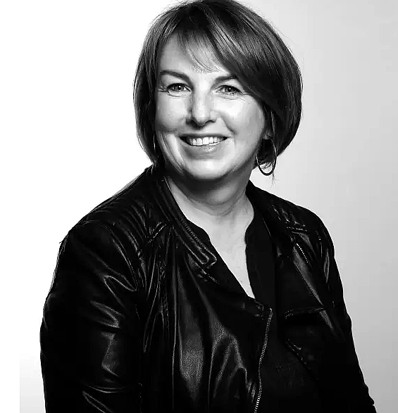 Photo de couverture Muriel LANCIEN                                                                                                Centre Psychothérapie EMDR & Neurofeedback